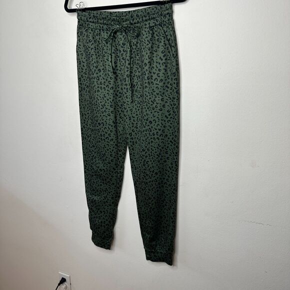 Green and Black Leopard Print Relaxed Fit Draw String Joggers Sweat Pants Medium - Picture 4 of 15